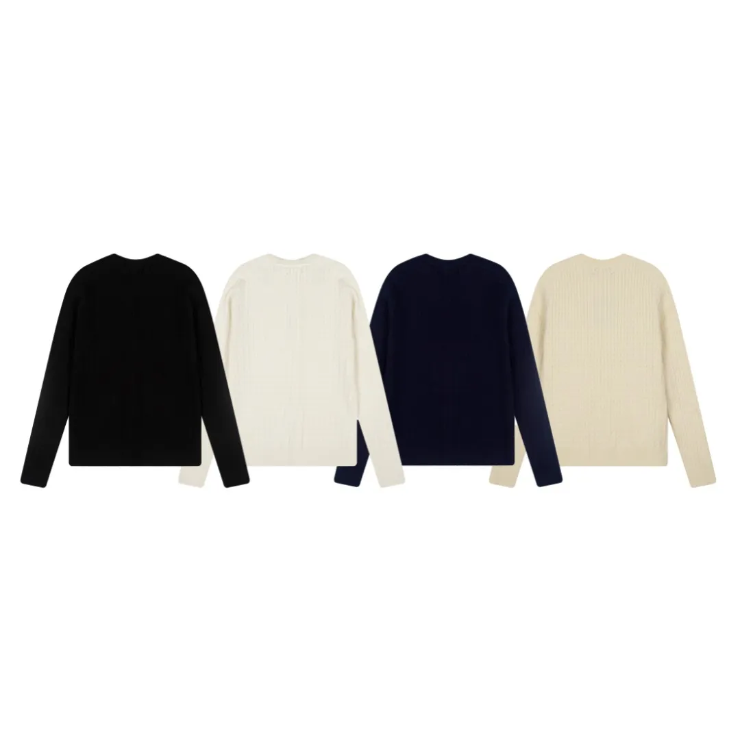 P196 White background picture [Evergreen for all seasons] Style number: 25123# Color: black/navy blue/almond/white Size: S-XL - Ralph Lauren/Ralph Lauren 2025FW Zhao Lusi's same solid color logo knitted versatile fine twist knitted buttoned long-sleeved cardigan - RL's classic fine twist cardigan 21S quality cotton yarn A cardigan that can be worn in all seasons Can be matched inside or outside Simple and clean basic color matching The upper body is clean and flawless. The comfort brought by imported cotton yarn is soft. An item that cannot be rejected.
